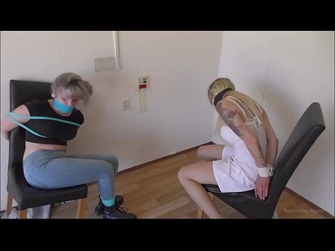 ❤️ Toksomaniulo / ligita kaj buŝoŝtopita / junulino en mizero ️❌ Sekso ĉe porno eo.eviewporn-com.ru ❌️